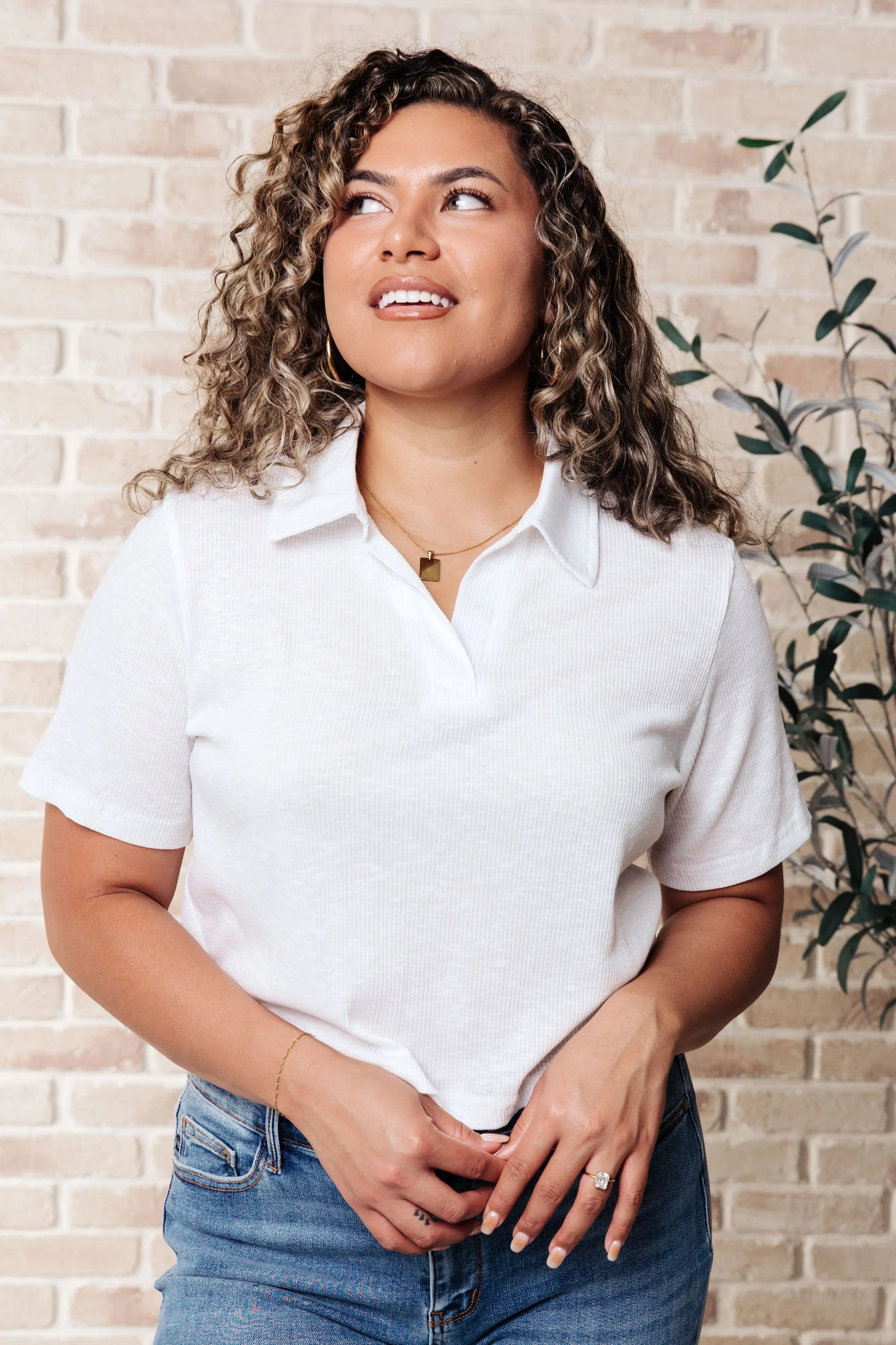 Rory Ribbed Cropped Tennis Tee in White Ave Shops